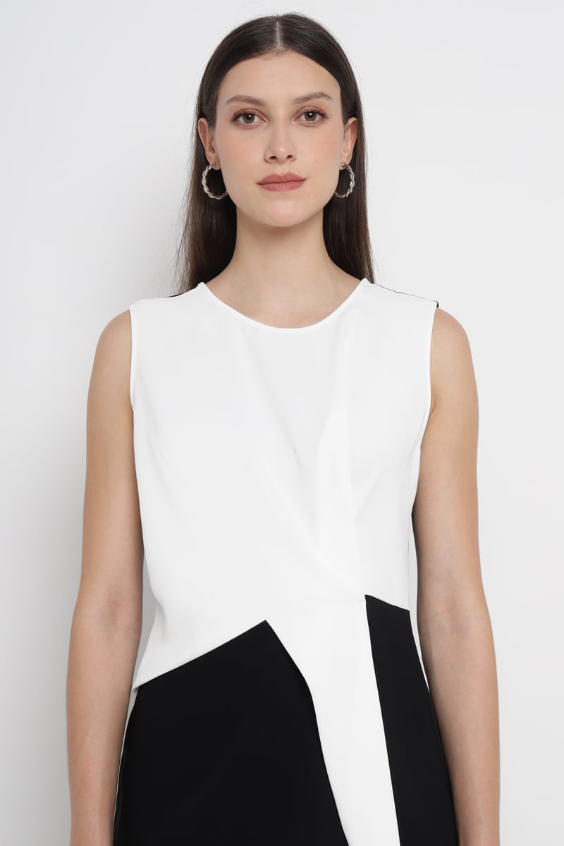 Black and White Colorblock Sleeveless Tailored Jacket