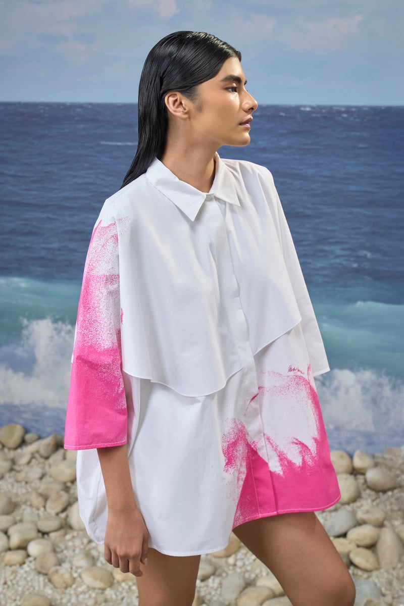 Oversized Abstract Graphic Shirt in White and Pink