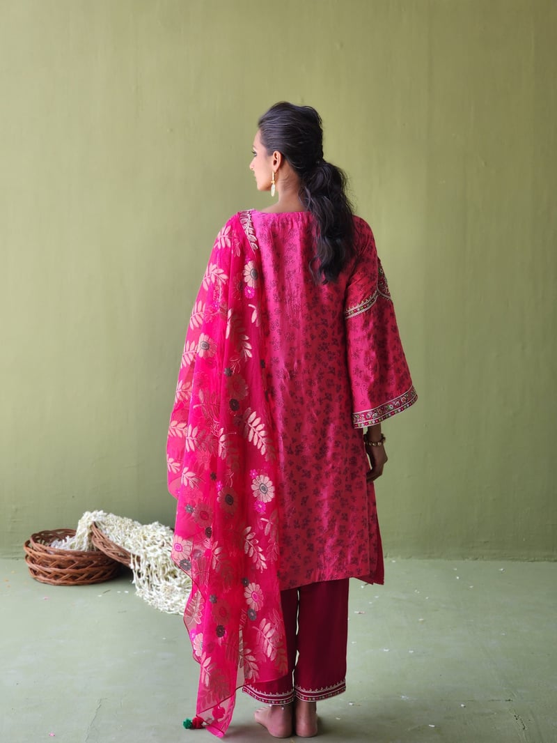 Pink Printed Embroidered Kurta Set with Dupatta
