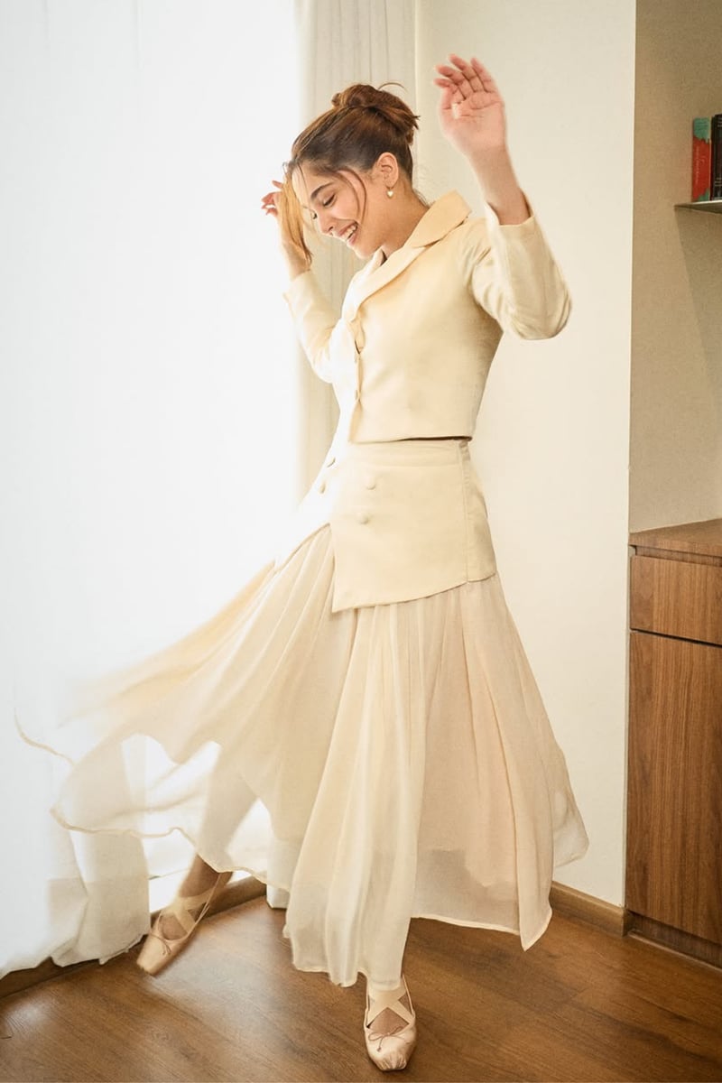 Ivory High-Waist Pleated Midi Skirt
