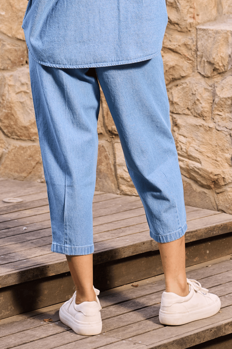 Light Wash High-Rise Relaxed Tapered Denim Trousers
