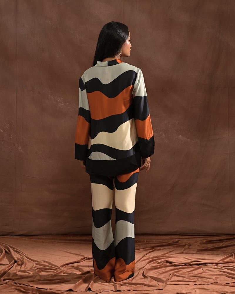 Abstract Wave Print Modal Satin Half-Zip Collared Top