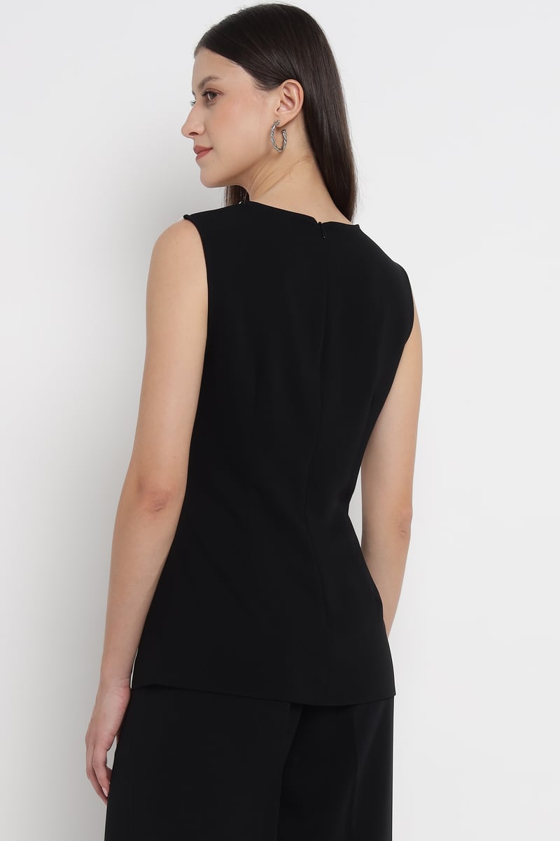 Black and White Colorblock Sleeveless Tailored Jacket