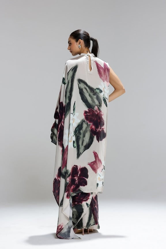 Beige Floral Collared Pallu Saree Set with Belt