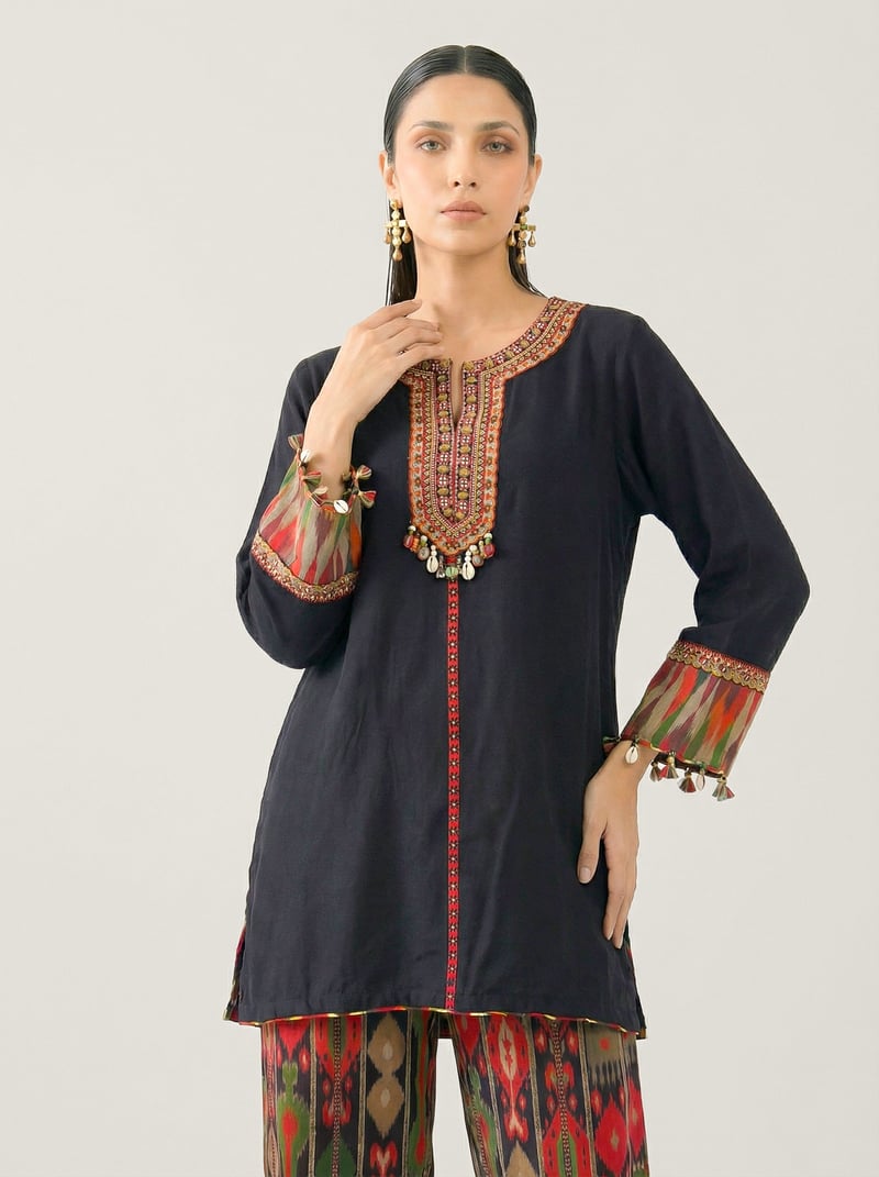 Black Straight Kurta and Printed Wide-Leg Pants Co-ord Set
