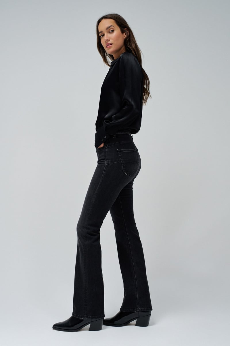 Black High-Waist Bootcut Stretch Denim Jeans