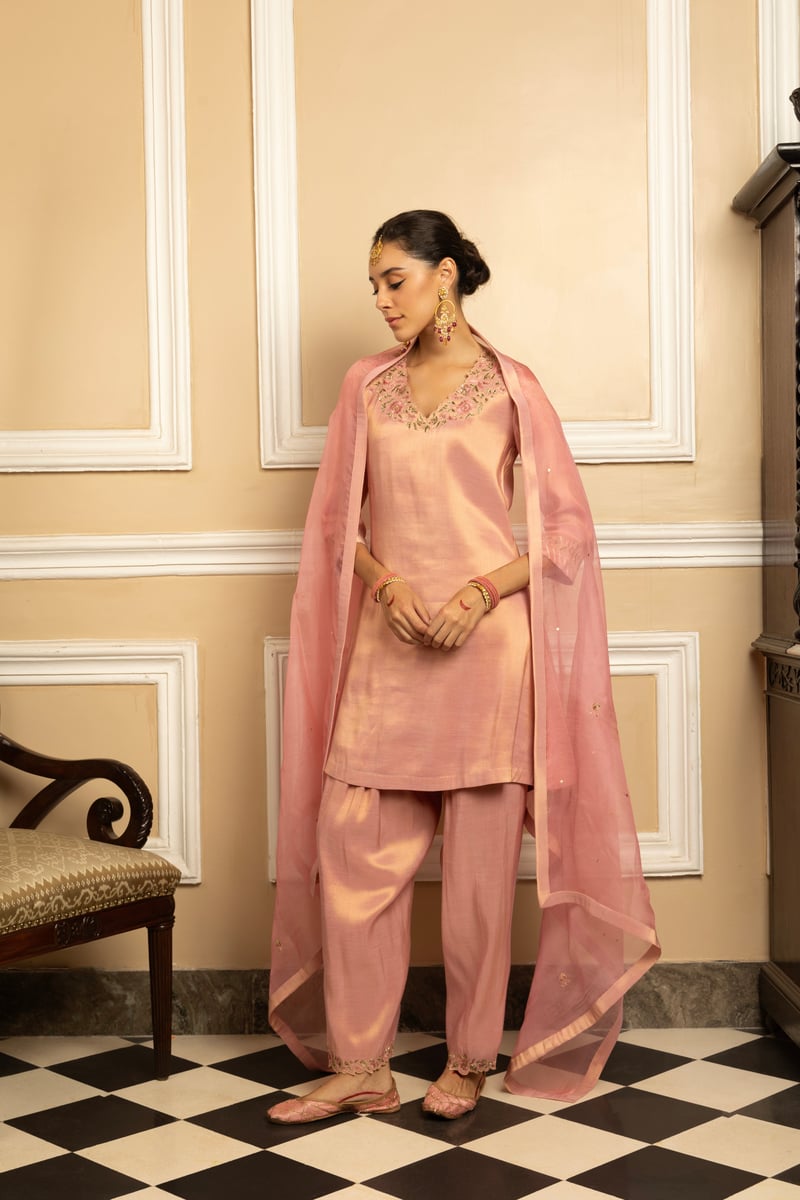 Saanvi Handcrafted Tissue Kurta Set