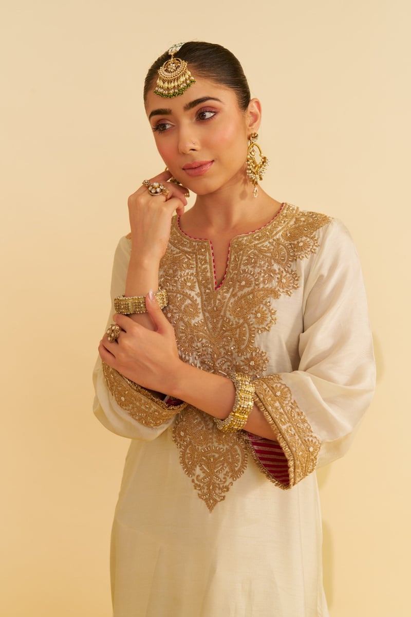 Daisy Ivory Upada Silk Embroidered Kaftan Kurta Set