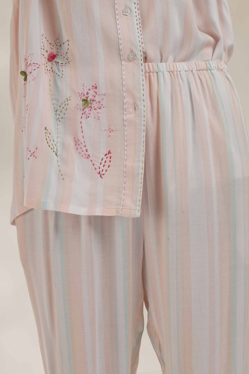 Amaryllis, Pyjama Suit