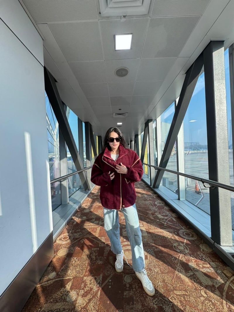 Bordo Oversized High-Neck Zip-Front Jacket