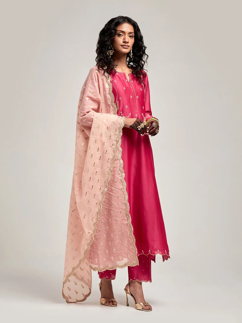 Zari Motifs Dupatta With Lace