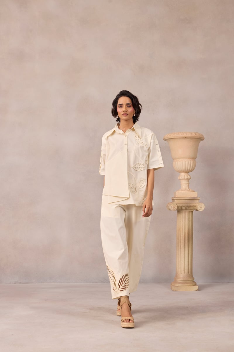 Vanilla Cloud Boxy Cotton Poplin Shirt with Leaf Applique
