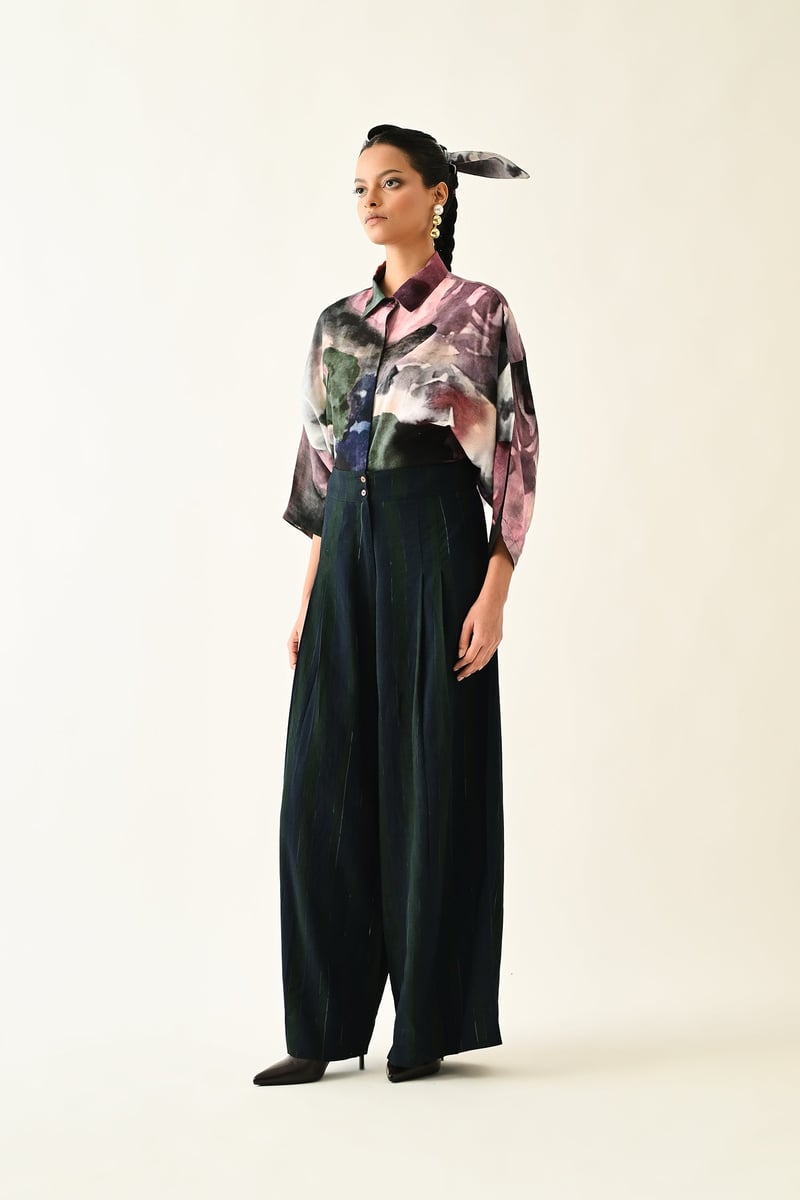 Green Abstract Print Wide-Leg Pleated Trousers