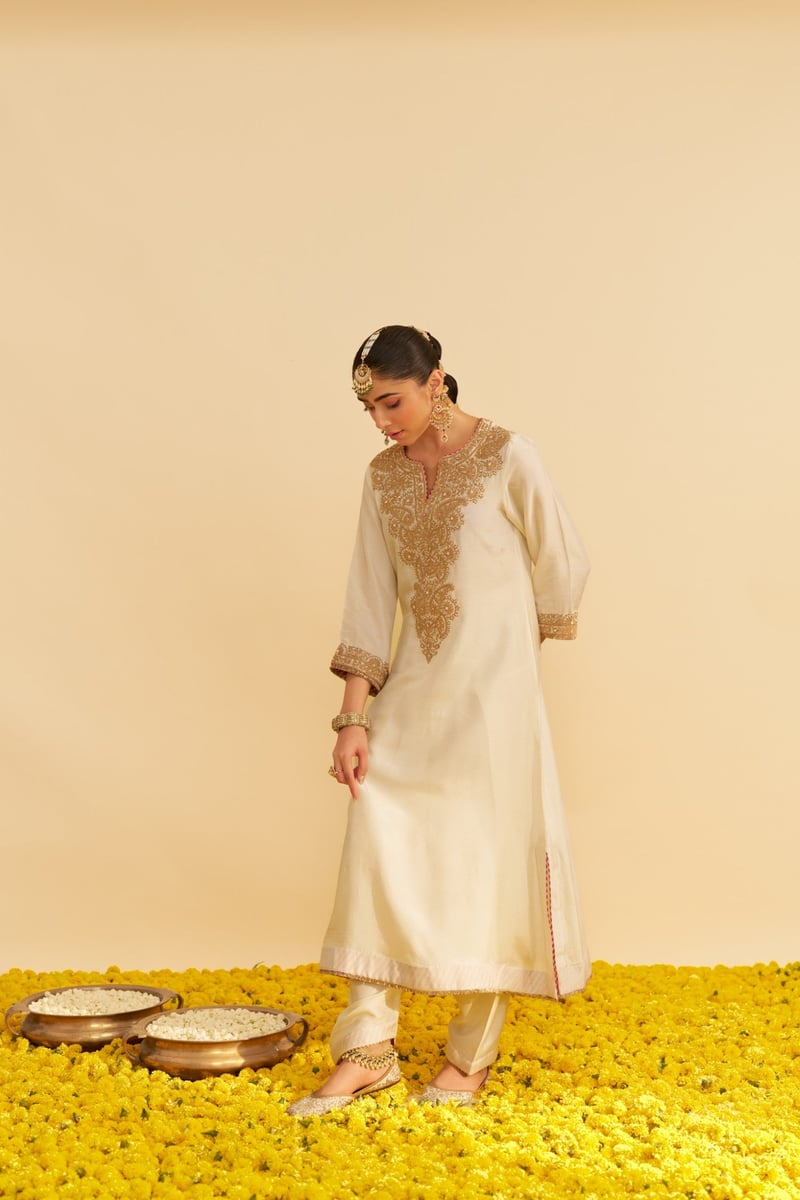 Daisy Ivory Upada Silk Embroidered Kaftan Kurta Set