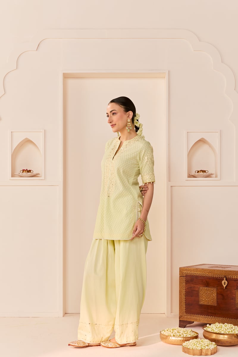 ANAISHA - SHORT KURTA WITH FARSHI SALWAR AND DUPATTA