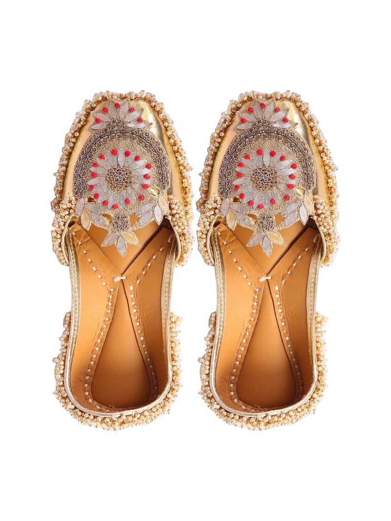 Golden Crown Jutti