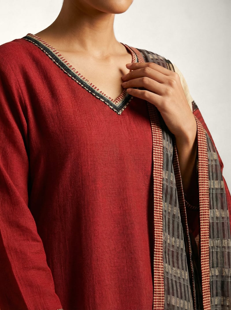 Red Muslin Silk V-Neck Asymmetrical Hem Kurta Set