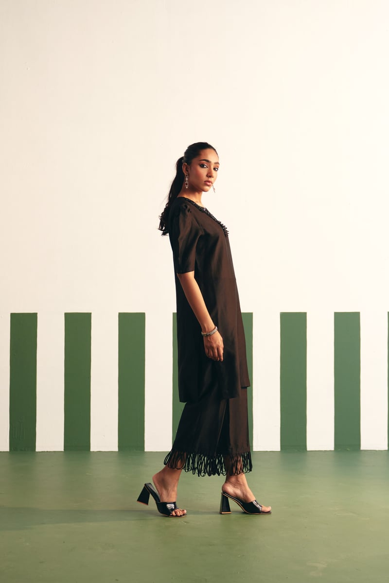 Black Chanderi V-Neck Puff Sleeve Kurta Set