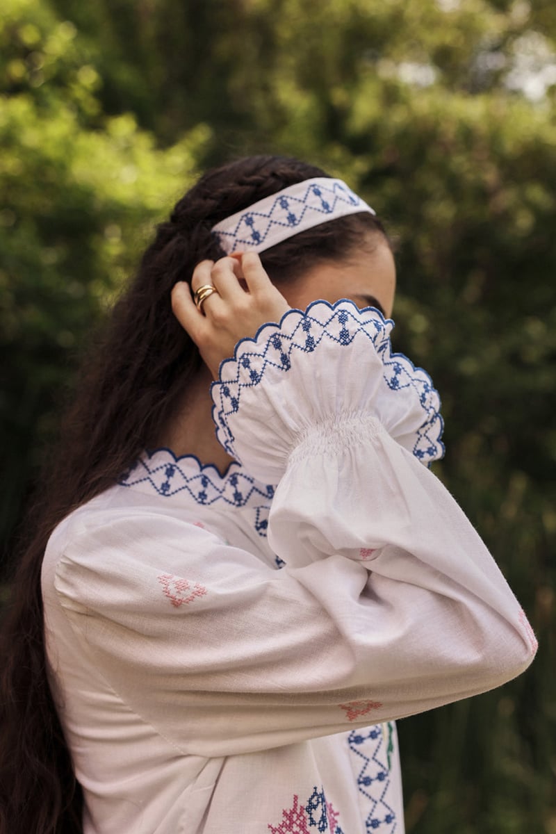 White Cotton Linen Embroidered Mandarin Collar Blouse
