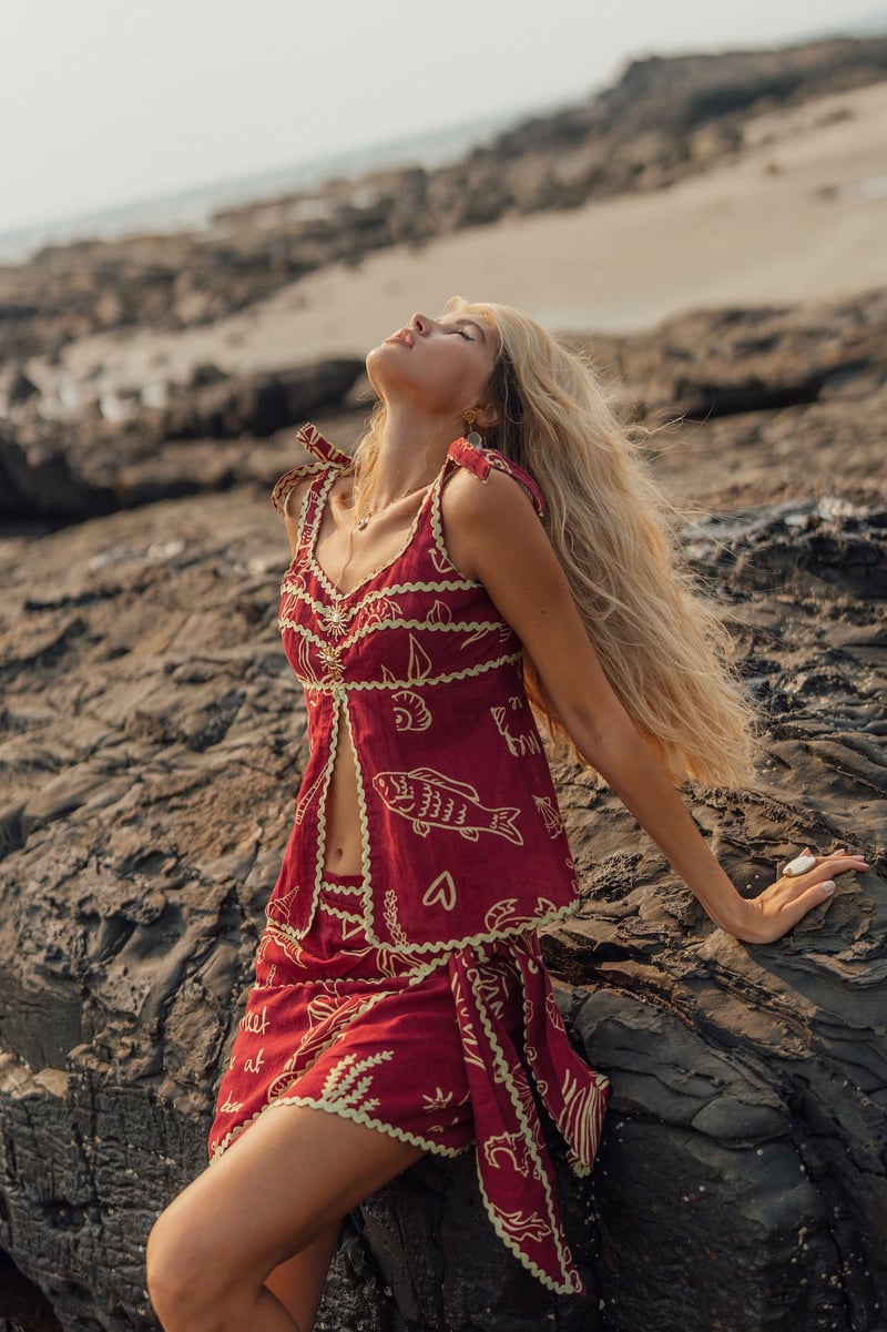 Red Graphic Printed Linen Tie-Up Cami Top