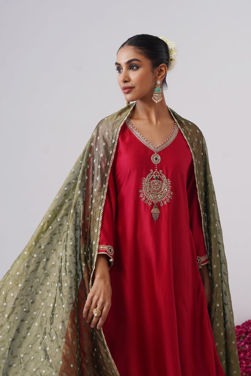 Surkh Dupatta Set