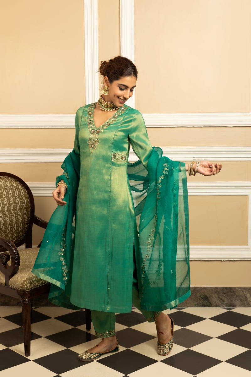 Suhani Tissue Handcrafted Kurta Set