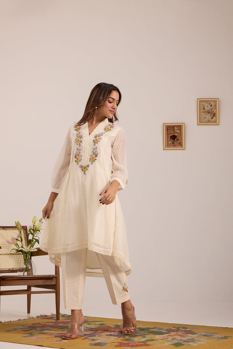 Off White Mul Chanderi High-Low Embroidered Kurta Set