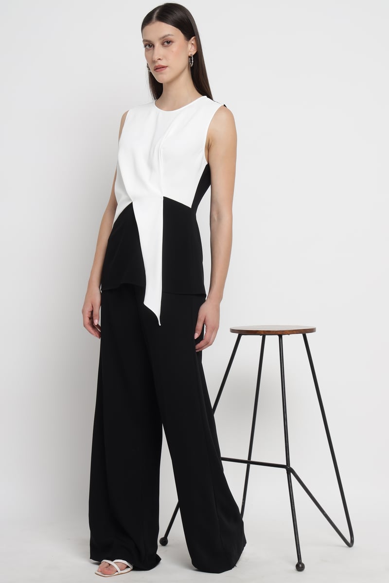 Black and White Colorblock Sleeveless Tailored Jacket