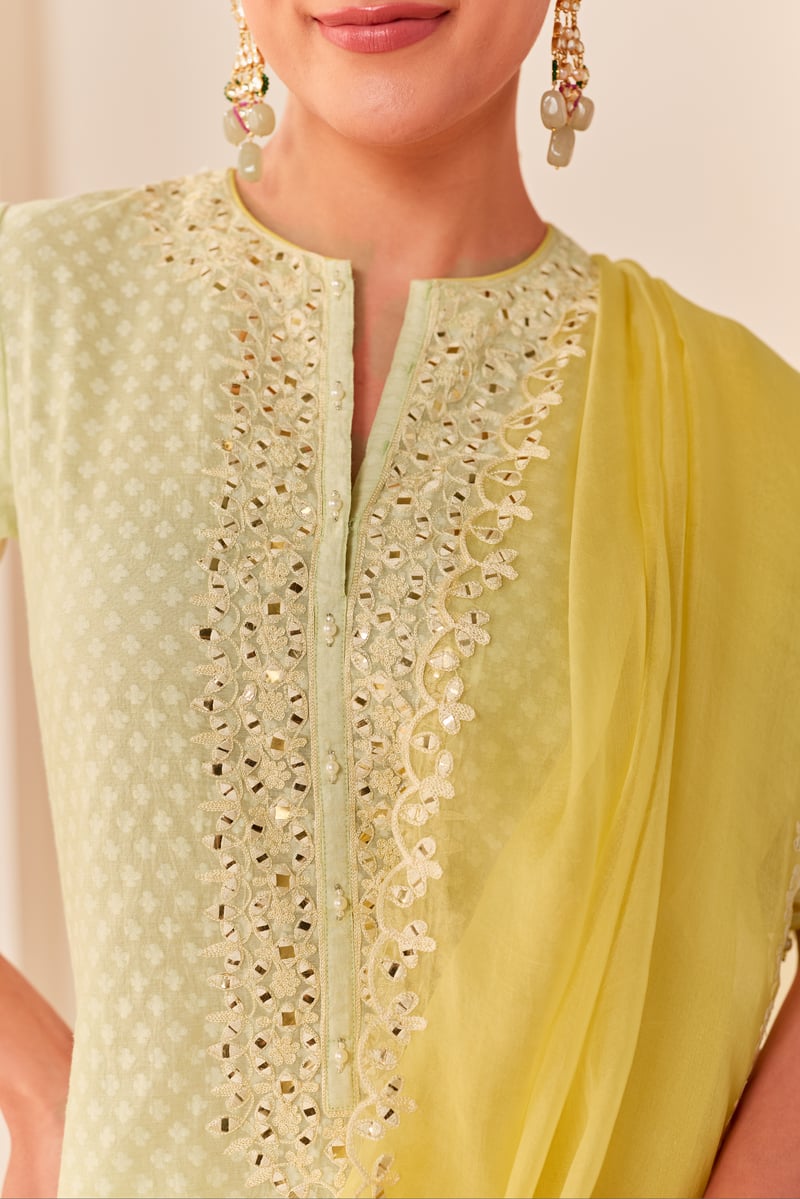 ANAISHA - SHORT KURTA WITH FARSHI SALWAR AND DUPATTA