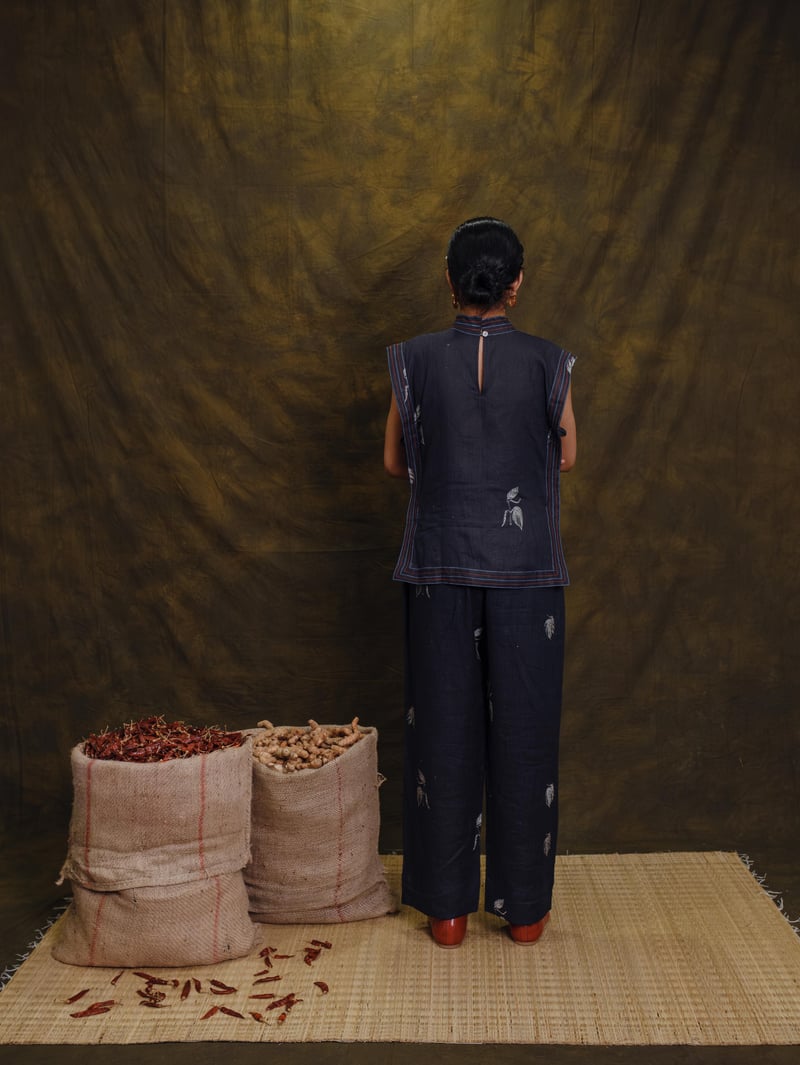 Mulaku Bib Top