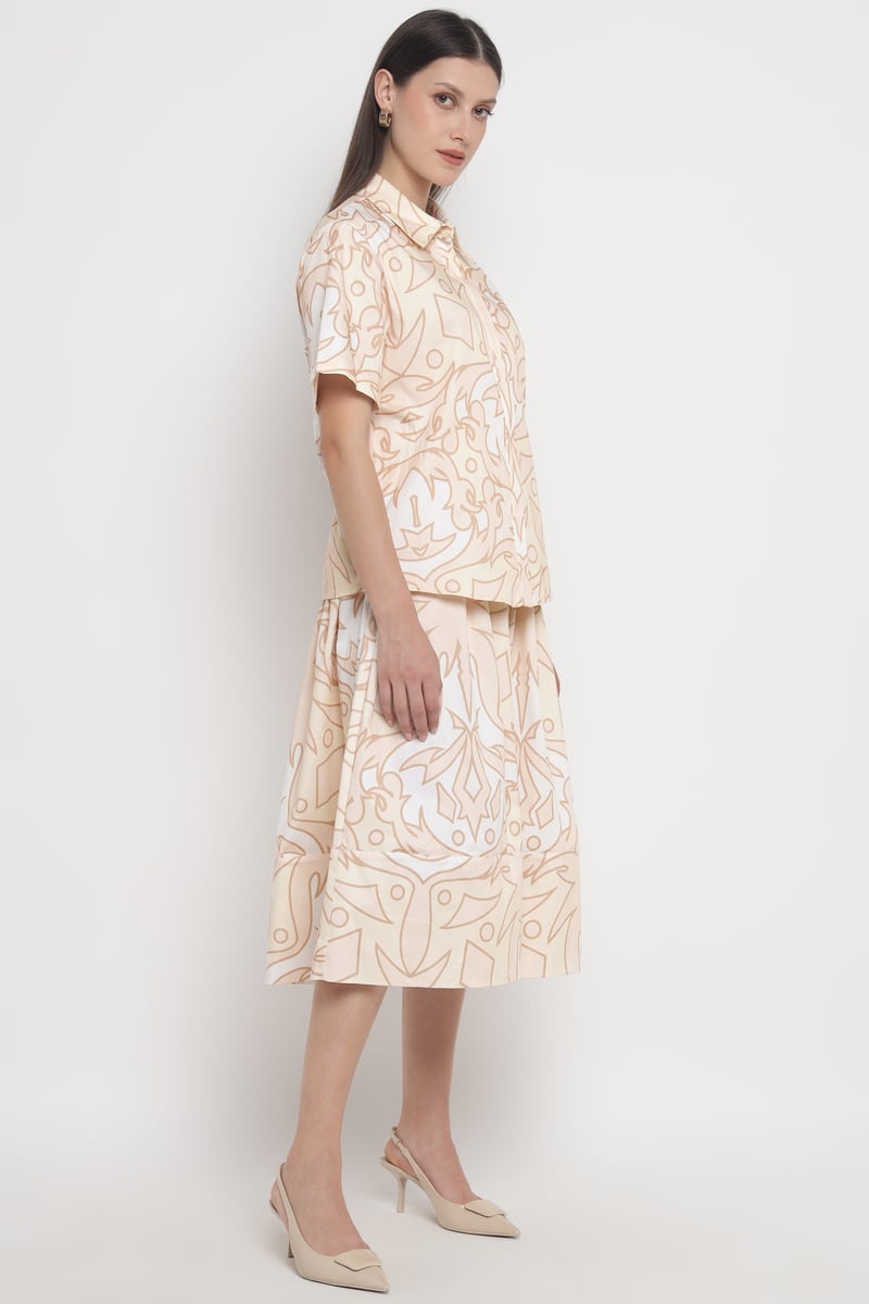 Beige Geometric Print Relaxed Fit Short Sleeve Shirt
