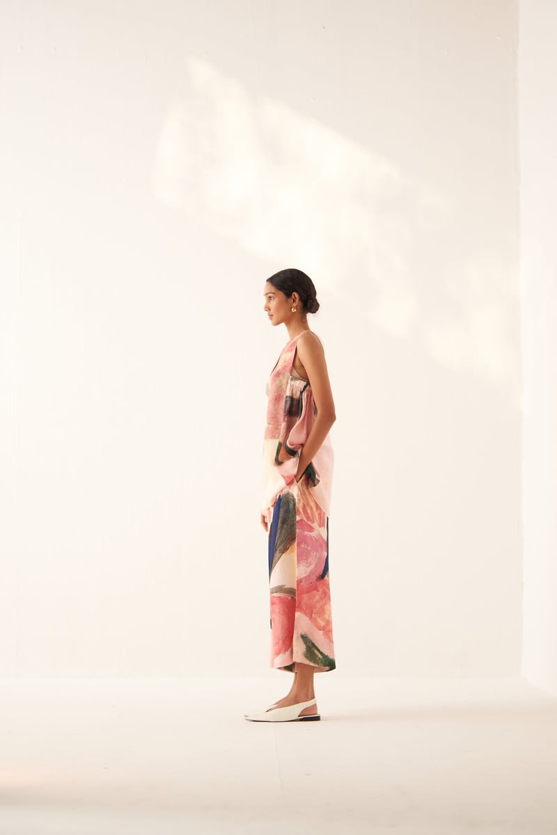 White Abstract Print Sleeveless V-Neck Flowy Top