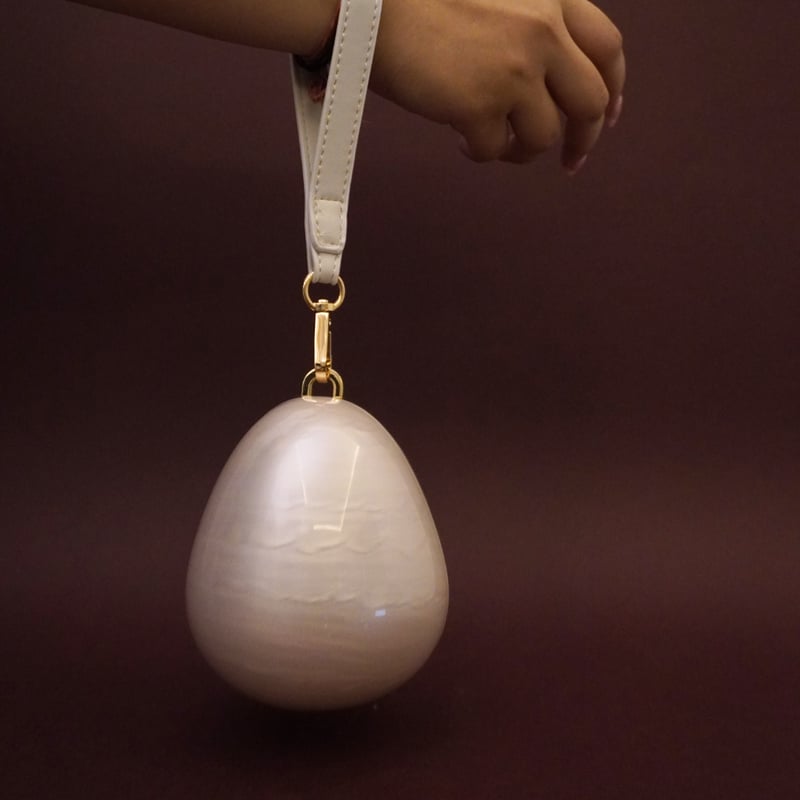 Acrylic Egg Clutz Ivory