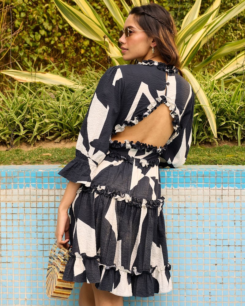 Black/White Abstract Print Tiered Mini Dress