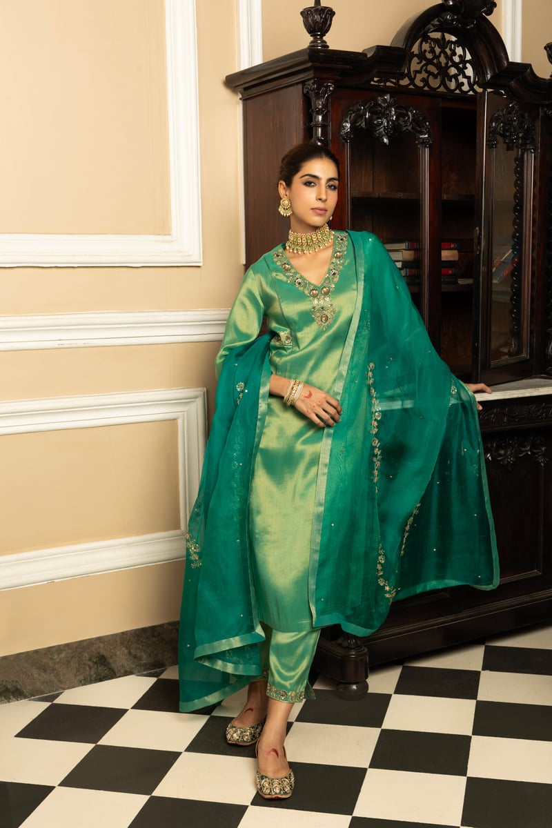Suhani Tissue Handcrafted Kurta Set