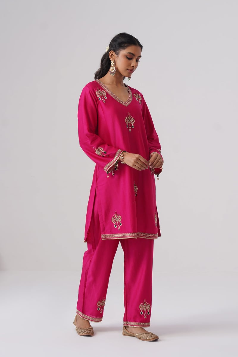 Inaara Set