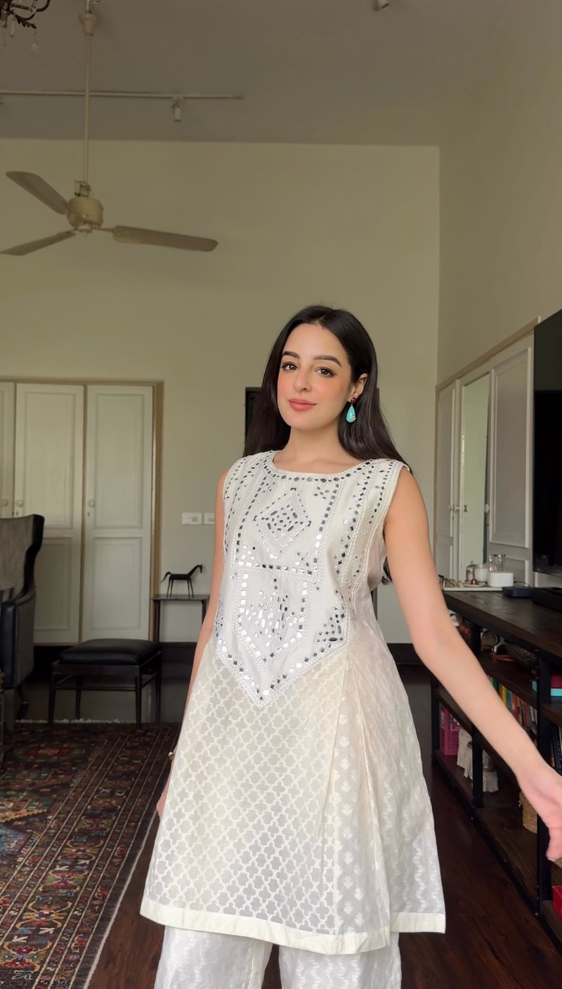 Off White Sleeveless A-Line Kurta with Mirrorwork Yoke