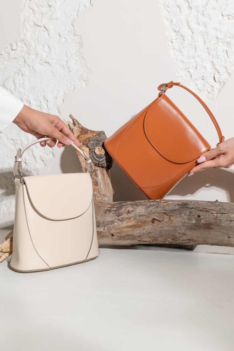Vienna Ladies Leather Structured Bucket Bag Ivory