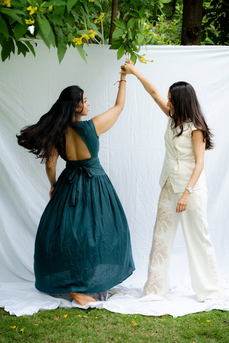 Bottle Green Linen Backless Fit and Flare Maxi Dress