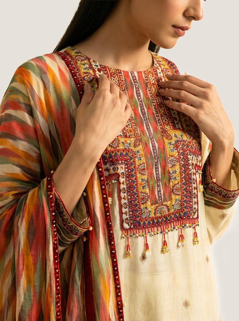 Off-White Printed Muslin Silk Kurta Set with Dupatta