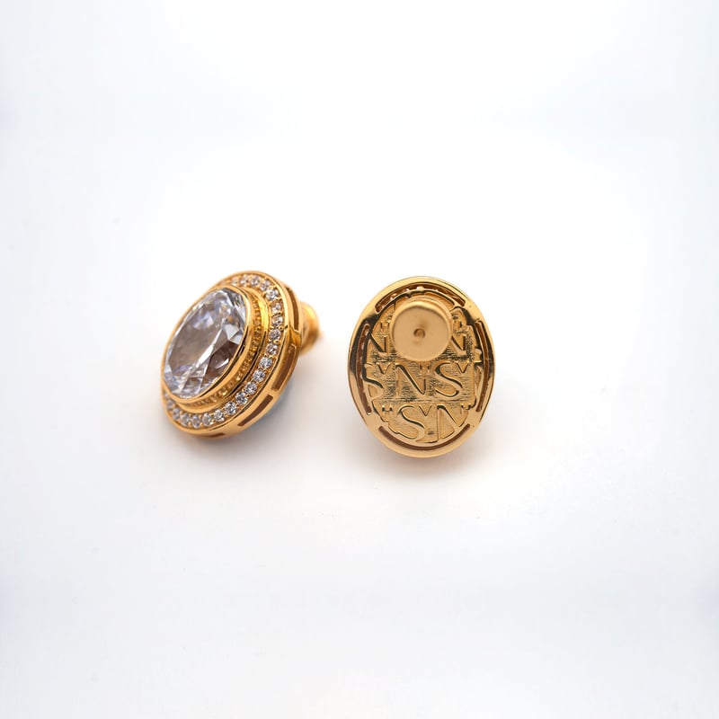 Numisma Studs