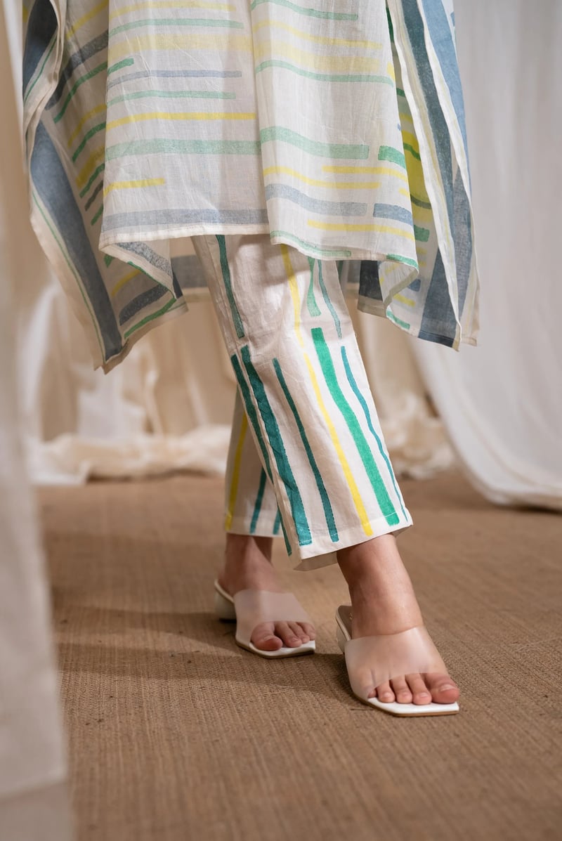 Slab Mul Kaftan With Pants And Slip (Set Of 3)