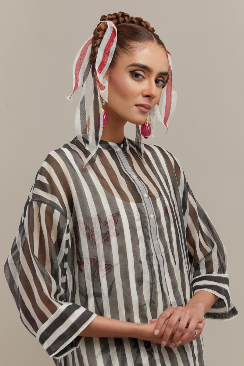 Black & Off-White Kurta With Straight Pants