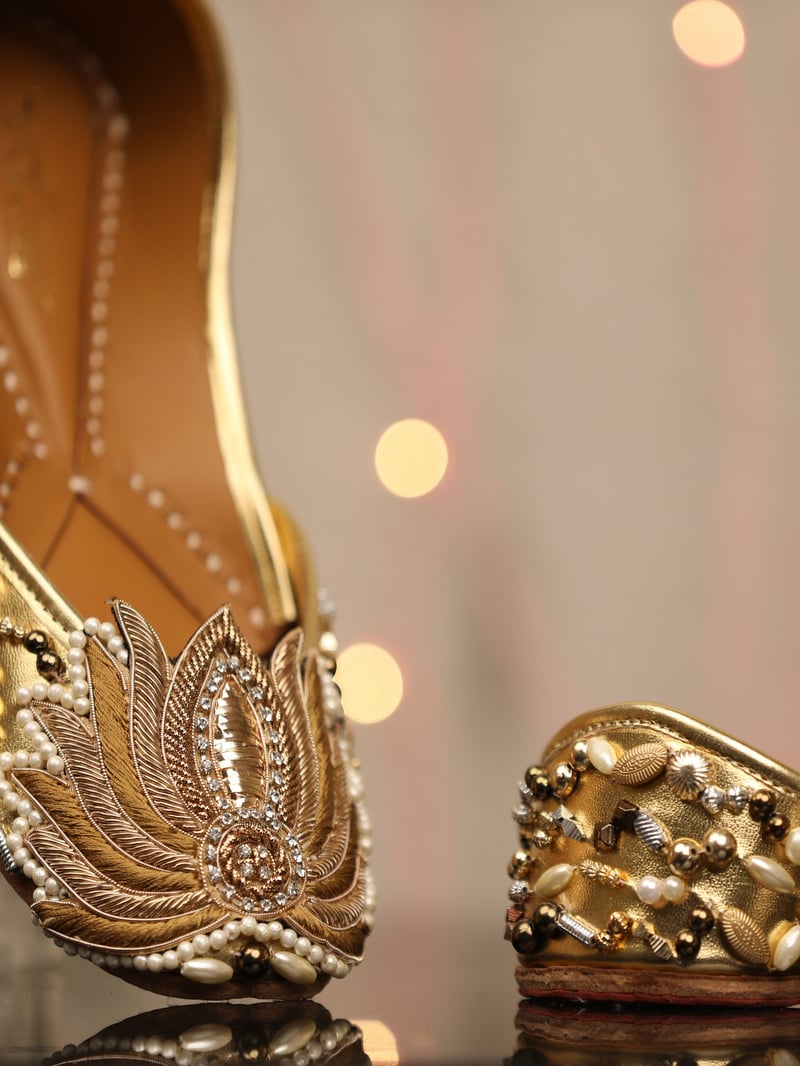 Golden Lotus Jutti