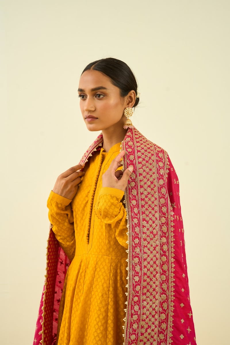 Floral Tilla Embroidery Odhni