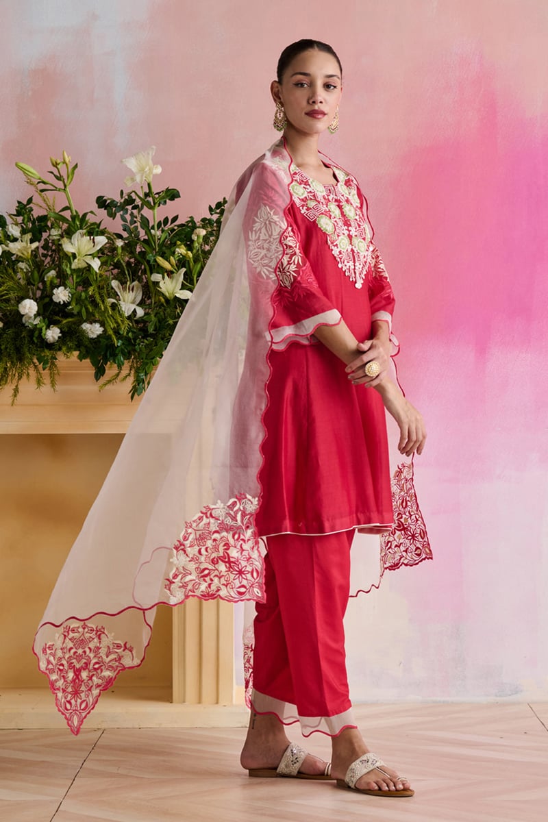Red Chanderi Straight Kurta Set with Organza Dupatta