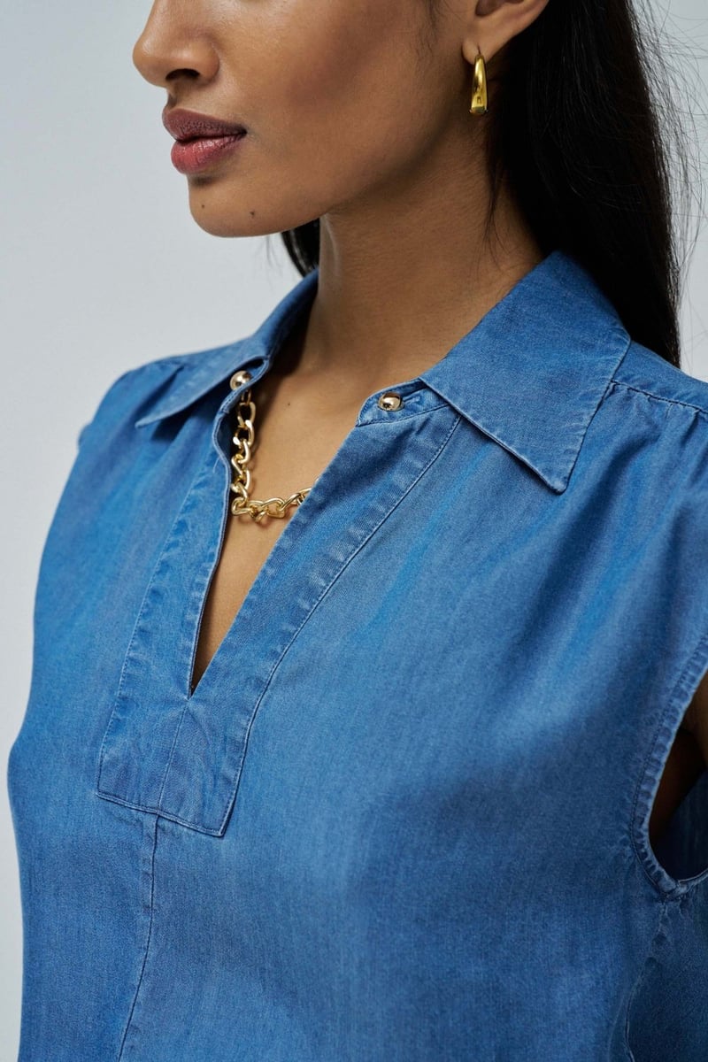Light Wash Sleeveless Collared V-Placket Top