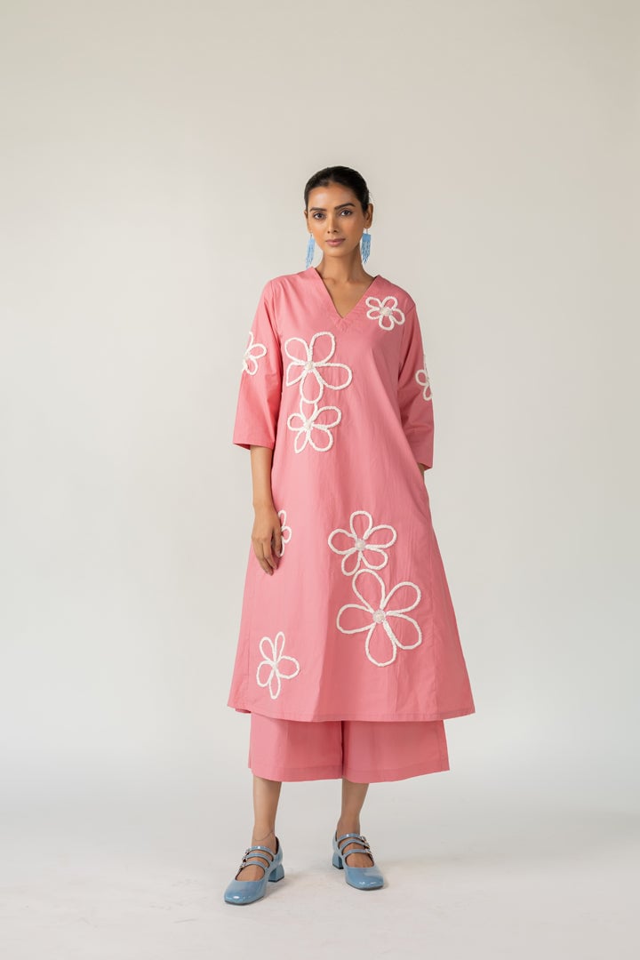 Pink Cotton Poplin Kurta Set with Daisy Embroidery