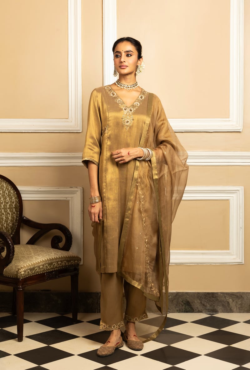 Suhani Tissue Handcrafted Kurta Set — Dohr India