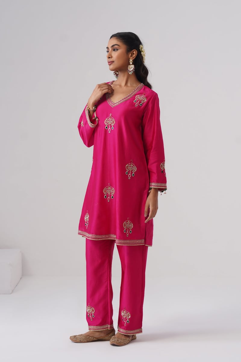 Inaara Set